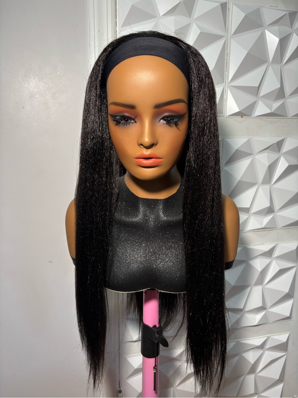 24 Inch Yaki Straight Human Hair Blend Wig with Band, Natural Black Blowout Styl